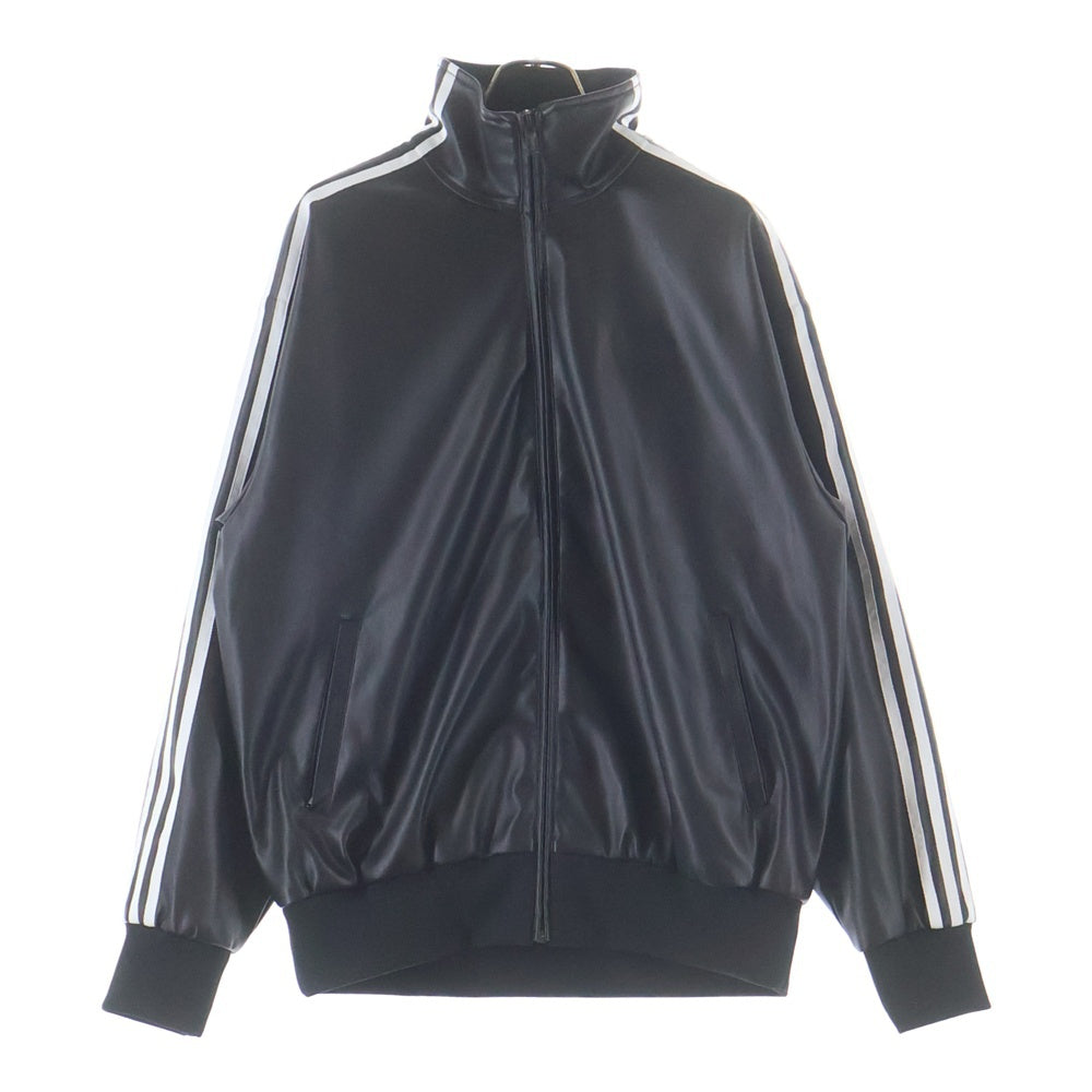 adidas(アディダス) F LTHR TT JCKT フェイクレザー ファイヤーバード トレフォイルロゴエンブロイダリー サイド3ストライプライン ジップアップトラックジャケット ブラック IZ4033