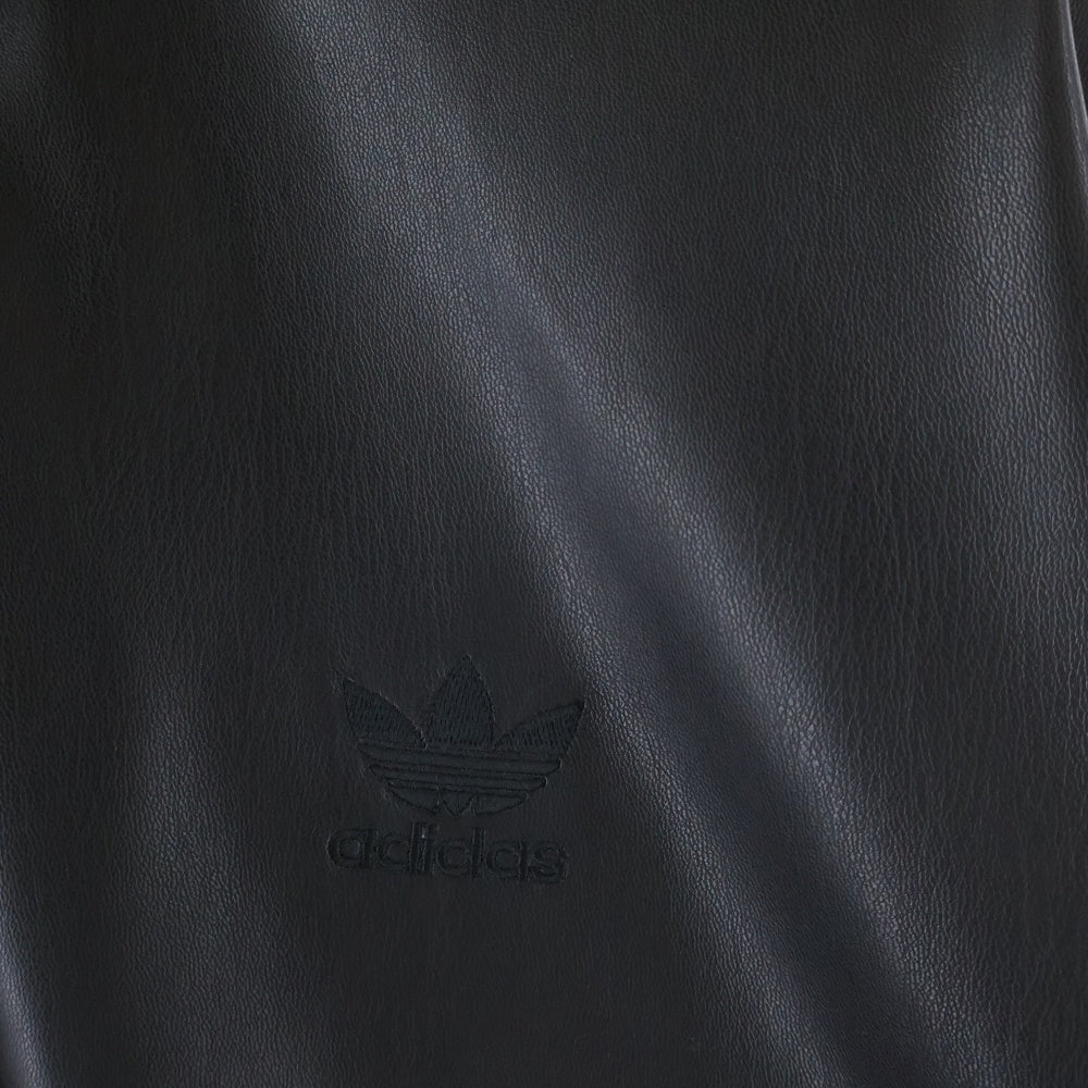 adidas(アディダス) F LTHR TT JCKT フェイクレザー ファイヤーバード トレフォイルロゴエンブロイダリー サイド3ストライプライン ジップアップトラックジャケット ブラック IZ4033