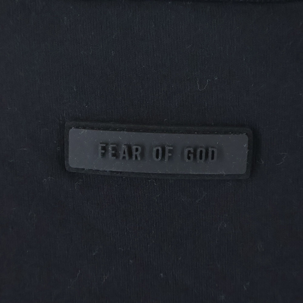 FEAR OF GOD ESSENTIALS(フィアオブゴッド エッセンシャルズ) フロントロゴ ドロップショルダー モックネック ロングスリーブ 長袖Tシャツ カットソー ブラック