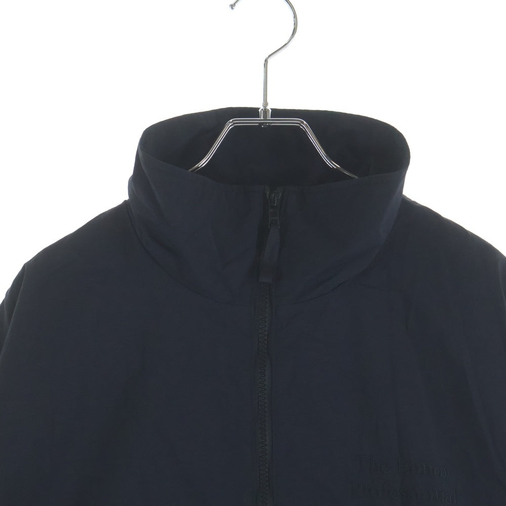 The Ennoy Professional(エンノイプロフェッショナル) 23SS エンブロイダリーロゴ ジップアップ ナイロンジャケット ブラック SS23BRENJK01LV