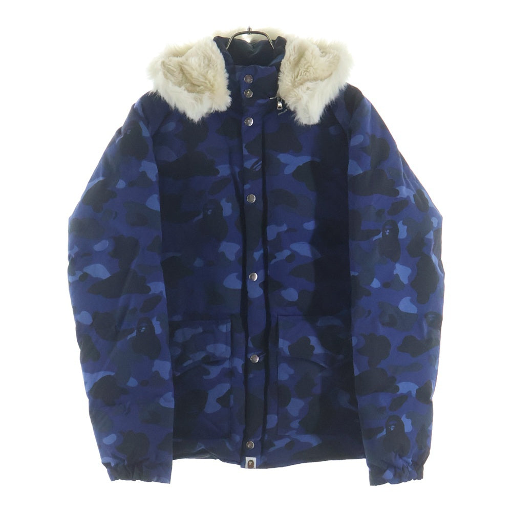 A BATHING APE(アベイシングエイプ) カモ柄 ファーフーデッドダウンジャケット ブルー