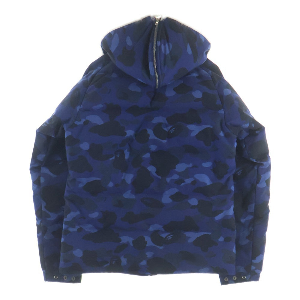 A BATHING APE(アベイシングエイプ) カモ柄 ファーフーデッドダウンジャケット ブルー