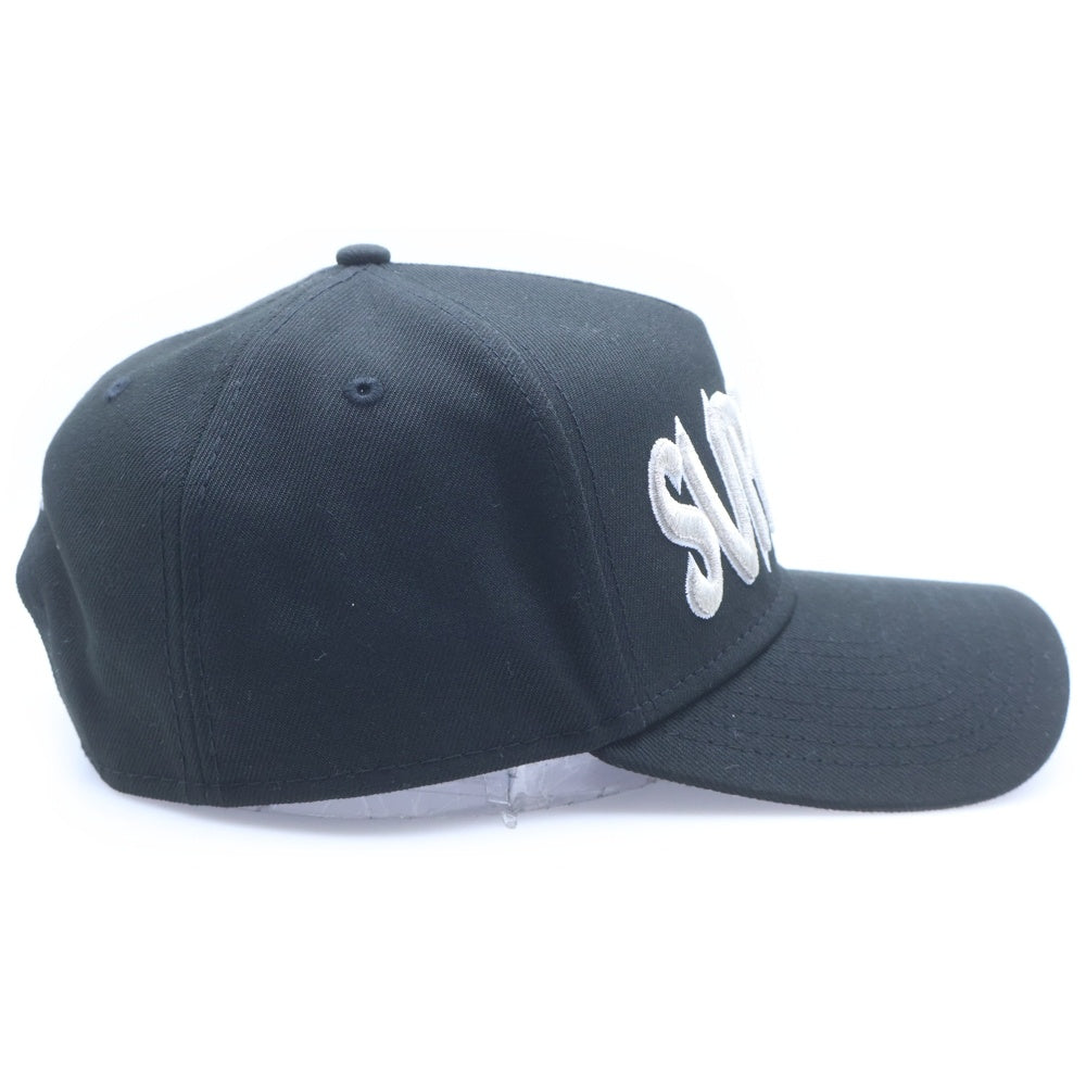 SUPREME(シュプリーム) 25AW Sharp Spellout Adjustable New Era シャープスペルアウト アジャスタブルニューエラ 5パネル エンブロイダリーロゴ ベースボールキャップ 帽子 ブラック