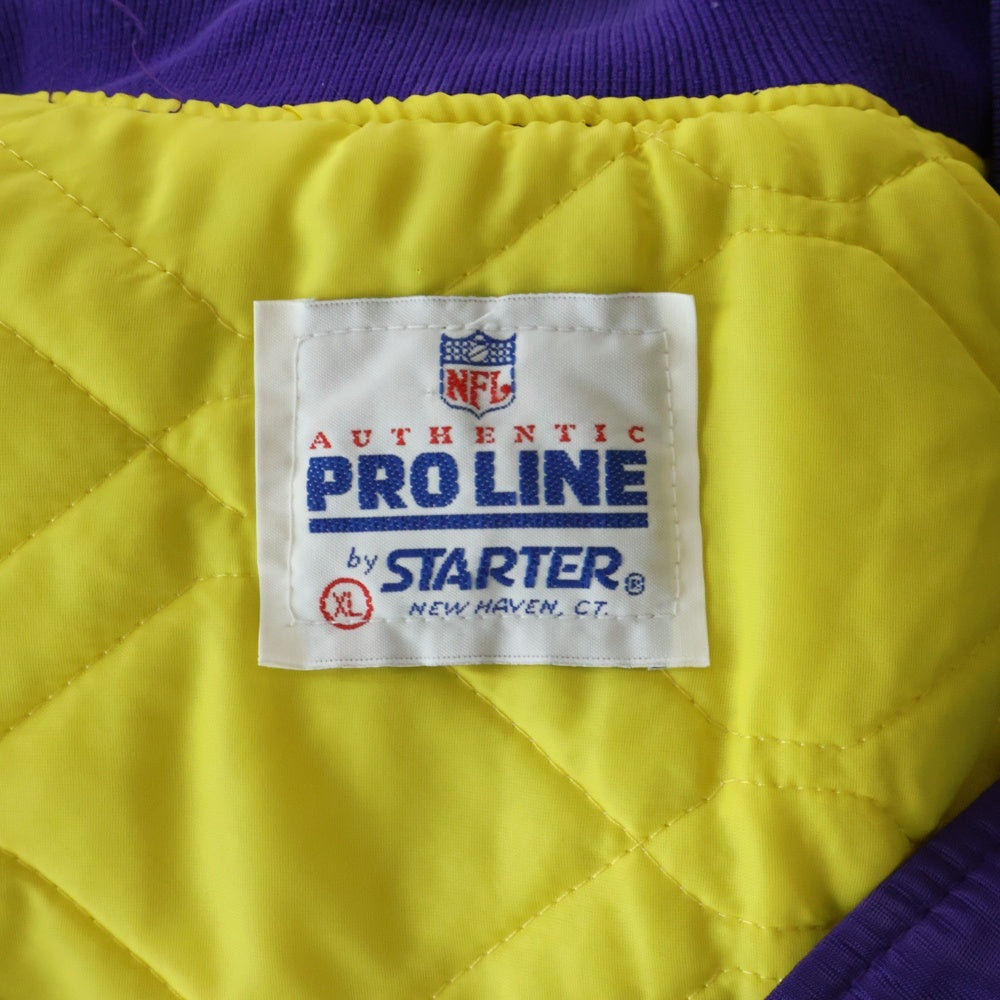 NO BRAND(ノーブランド) NFL by STARTER PROLINE MINNESOTA VIKINGS スターター プロライン ミネソタ バイキングス エンブロイダリーデザイン ナイロン スタジアム ジャケット パープル