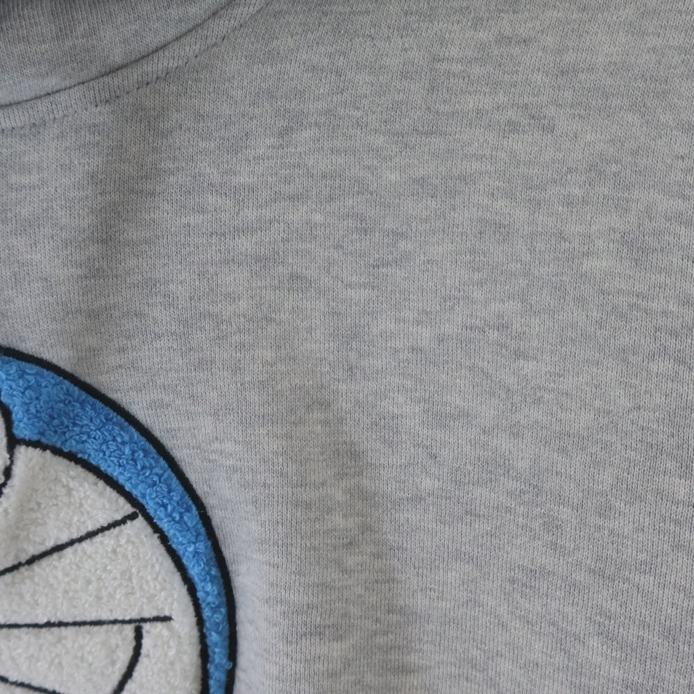 Palace Skateboards(パレススケートボーズ) 25AW ×DORAEMON HOOD ドラえもん 袖ロゴ プルオーバースウェットパーカー フーディー グレー P29CS032