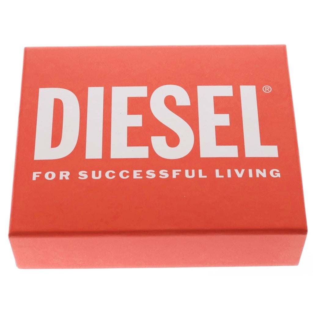 DIESEL(ディーゼル) CHARM D-BI FOLD ZIP レタリングチャーム キルティングデニム ミニウォレット 二つ折り財布 インディゴ X10116P5570 レディース