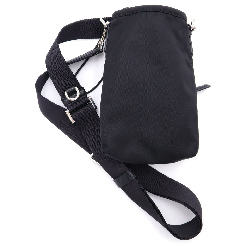 PRADA(プラダ) RE-NYLON リナイロン スマートフォンケース ロゴプレート シルバー金具 ショルダーバッグ ブラック 2ZH155