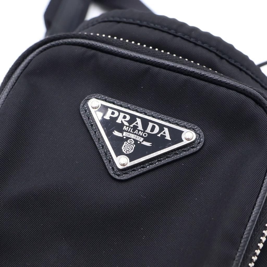 PRADA(プラダ) RE-NYLON リナイロン スマートフォンケース ロゴプレート シルバー金具 ショルダーバッグ ブラック 2ZH155