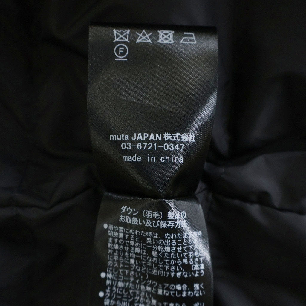 Muta MARINE(ムータマリン) ジオメトリック フロントロゴ ジップアップキルティングベスト ブラック MGJC-443369