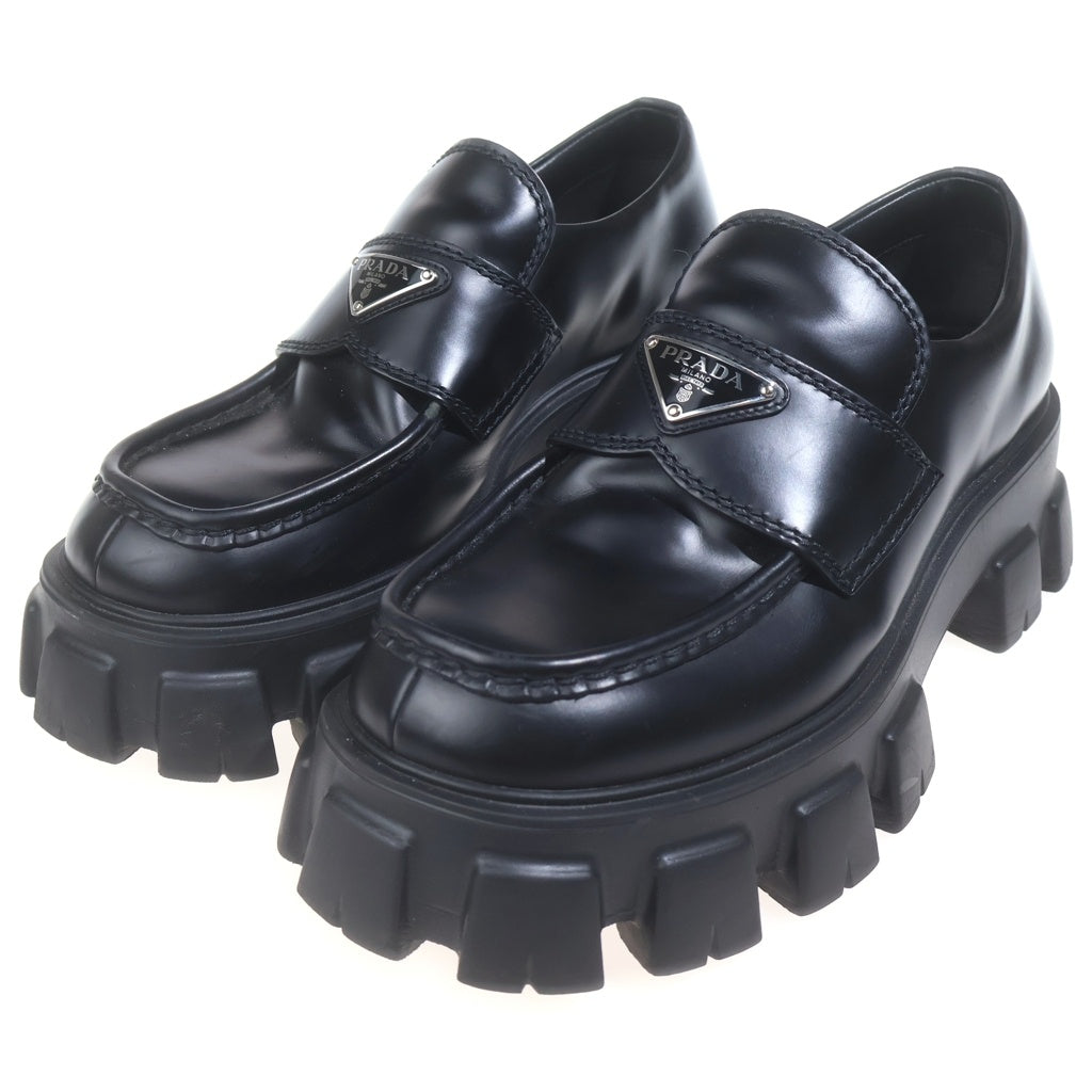 PRADA(プラダ) モノリス トライアングルロゴプレート ブラッシュドレザーローファー ブラック 2DE129