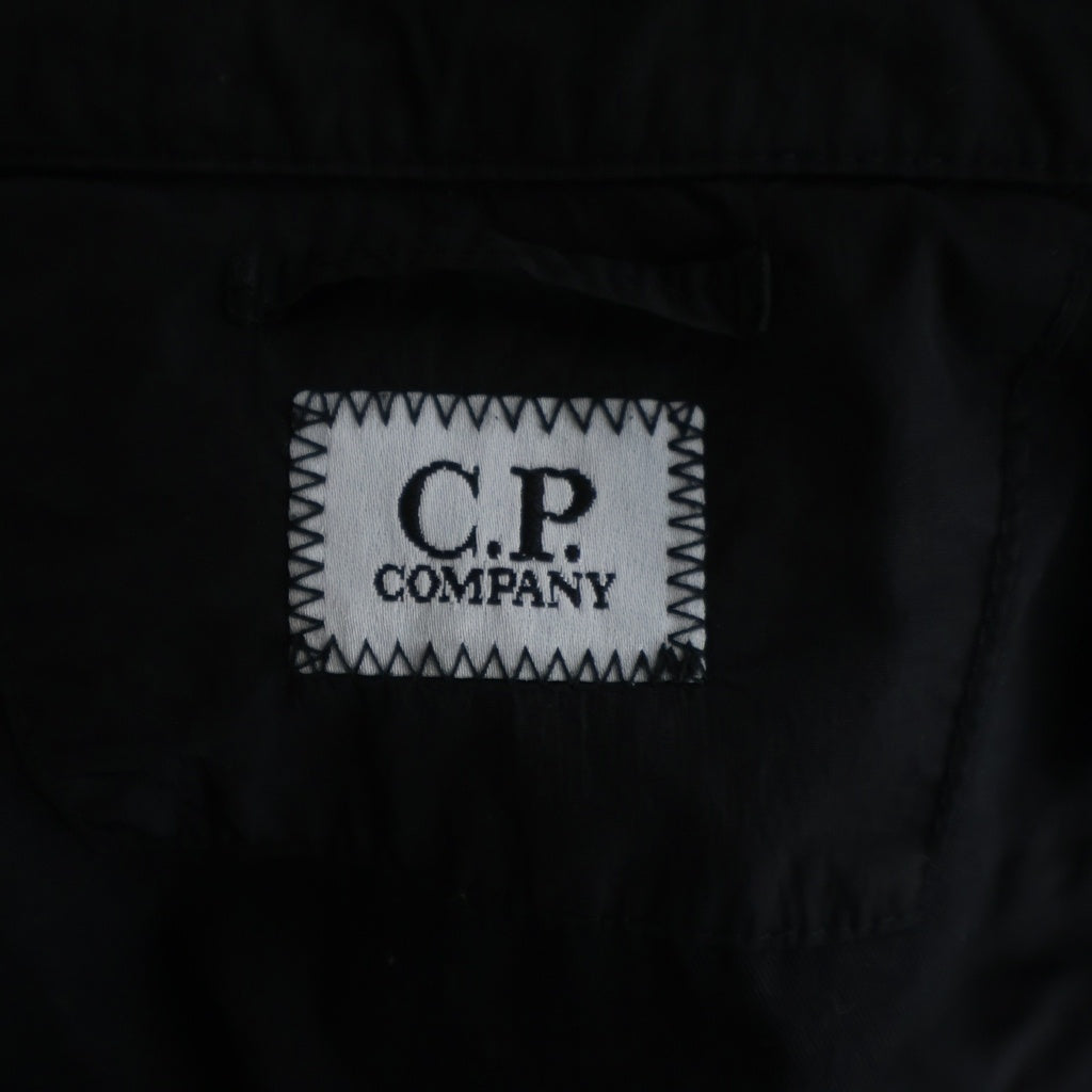 C.P. Company(シーピーカンパニー) CHROME-R FULL ZIP OVERSHIRT クロム フルジップ オーバー ナイロンシャツジャケット ブラック 19CMOS089A 005904G