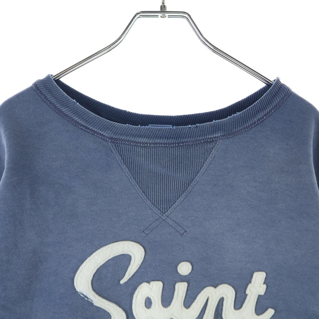 SAINT MICHAEL(セントマイケル) 25SS SAINT CRW-N SWEAT ヴィンテージ加工 フロントワッペンロゴ クルーネックスウェットトレーナー ブルー SM-HR8-0000-046