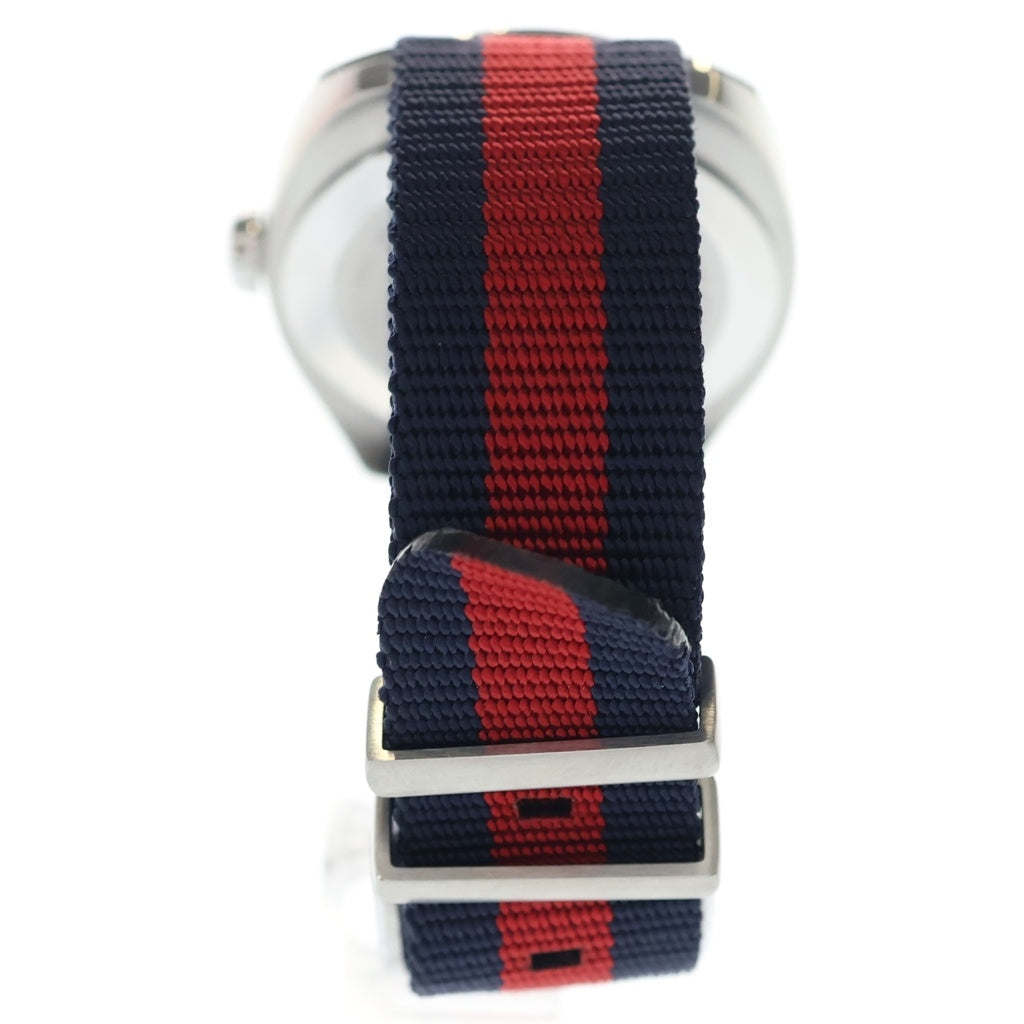 GUCCI(グッチ) クウォーツ式 10気圧防水 青文字盤 ナイロンベルトウォッチ 腕時計 シルバー/ブルー GG2570/YA142304