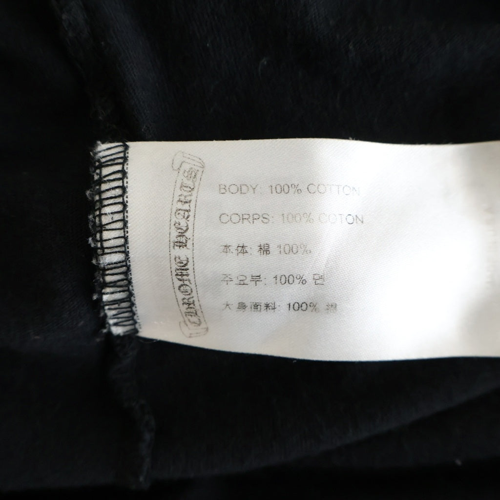 CHROME HEARTS(クロムハーツ) BACK ARCH LOGO SCROLL RAVEL USA PRINT TEE バックアーチ ロゴ スクロール ラベル プリント コットン クルーネック カットソー 半袖 Tシャツ ブラック