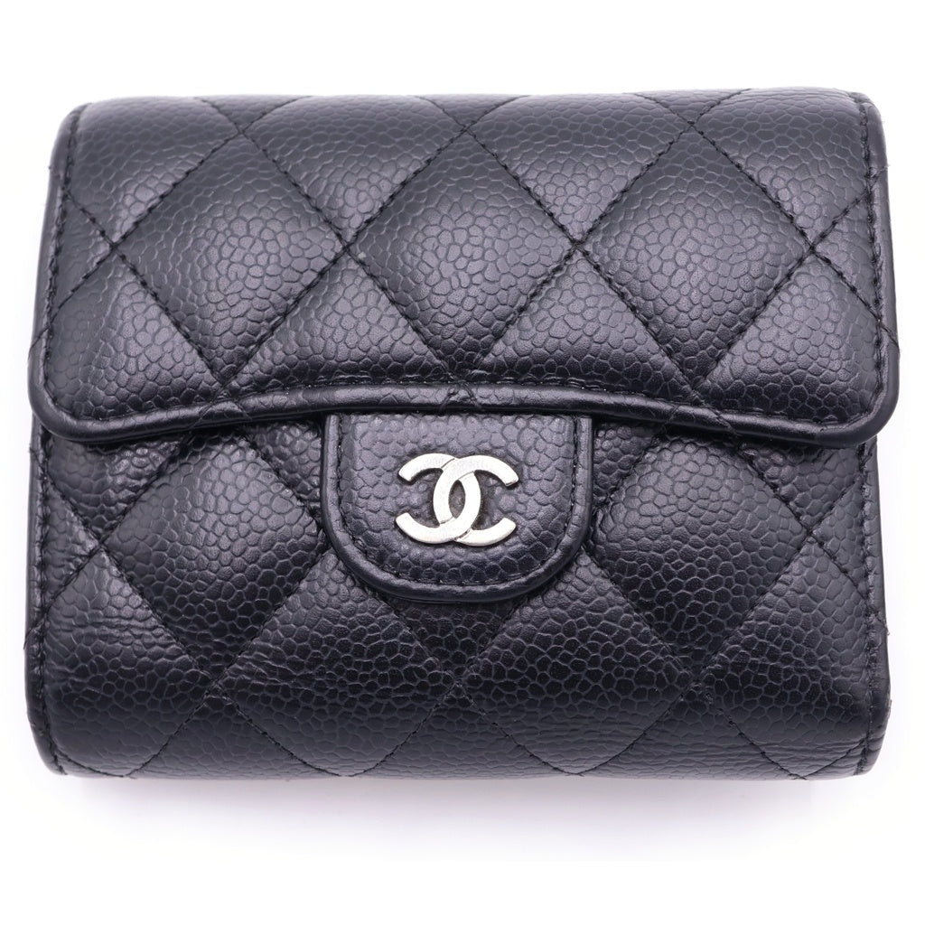 CHANEL(シャネル) マトラッセ キャビアスキン クラシック スモール フラップウォレット 三つ折り財布 ブラック レディース