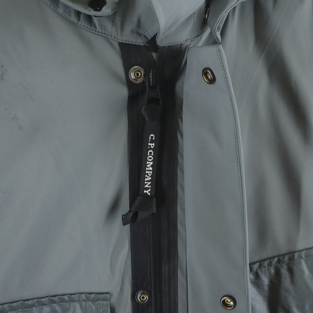 C.P. Company(シーピーカンパニー) 21AW GOOGLE JACKET ゴーグル付 フーデッドナイロンジャケット グレー 11CMOW160A 005967M