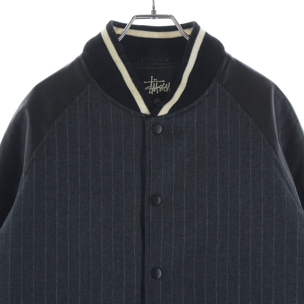 STUSSY(ステューシー) ×FRAGMENT DESIGN フラグメントデザイン レザー切り替え ウール ストライプ バーシティジャケット スタジャン グレー/ブラック