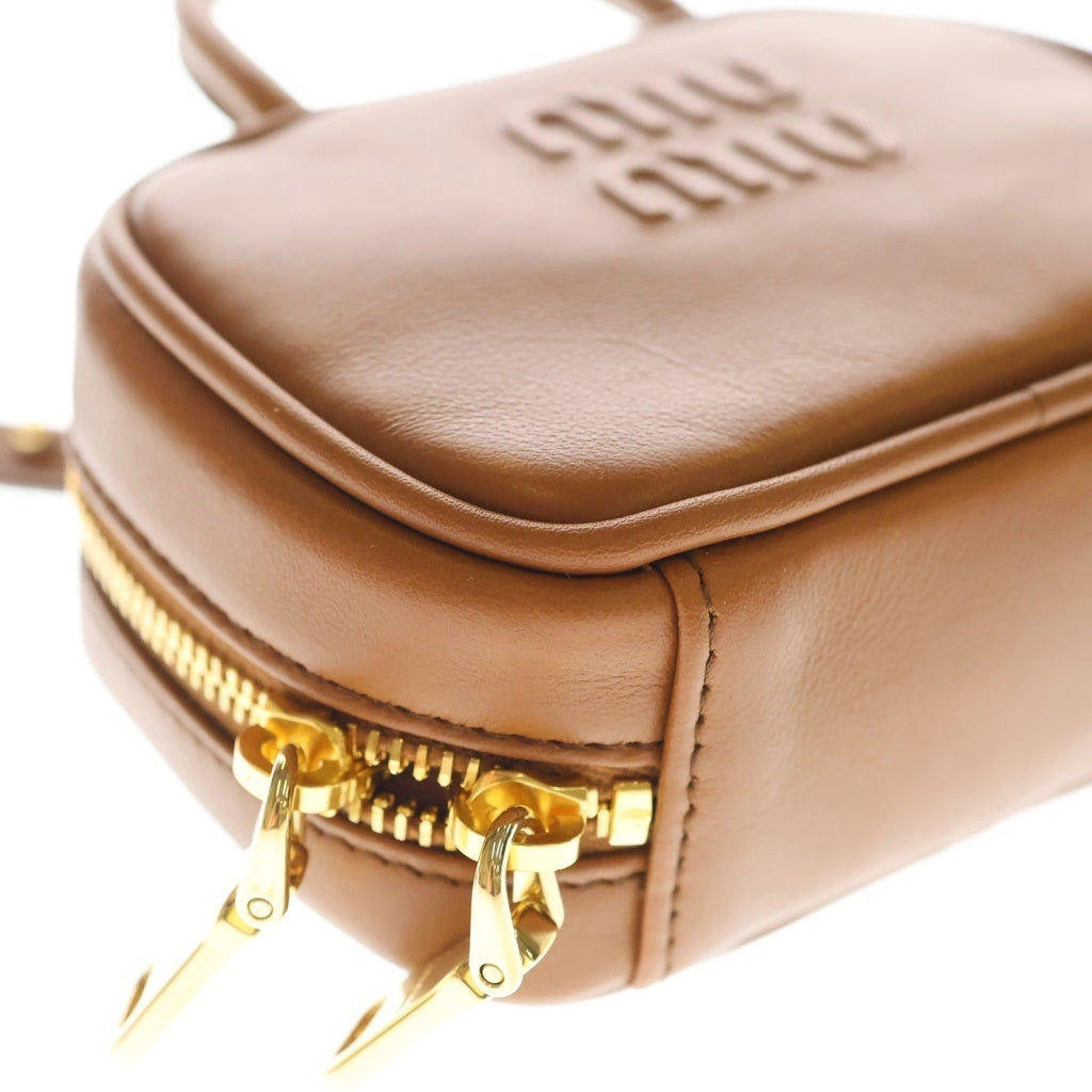 miumiu(ミュウミュウ) BEAU LEATHER MICRO-BAG ボー ロゴエンボス加工 マイクロバック レザーチャーム キーホルダー ブラウン 5NR036 2F8W F0046 レディース