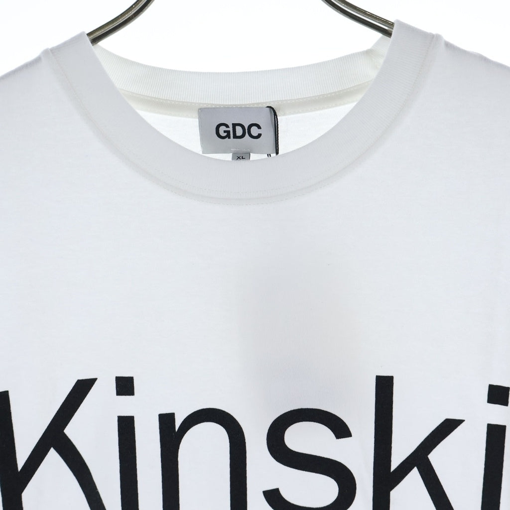 GDC(ジーディーシー) 25SS KINSKI T-SHIRT キンスキー フロントプリントTシャツ 半袖クルーネックカットソー ホワイト GD0011