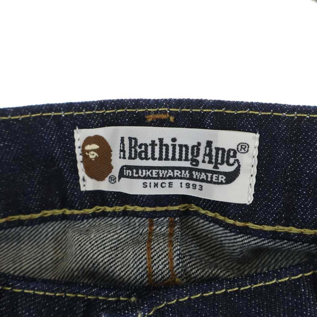 A BATHING APE(アベイシングエイプ) バックポケットエンブロイダリー ローライズ ストレートデニムパンツ レディース インディゴ