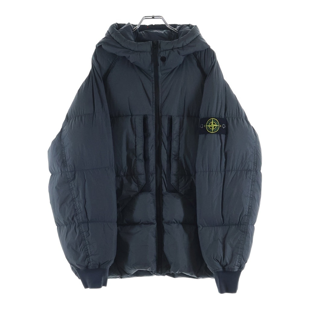 STONE ISLAND(ストーンアイランド) GARMENT DYED CRINKLE REPS RECYCLED NYLON DOWN ロゴワッペン ナイロンダウンジャケット グレー 791540723