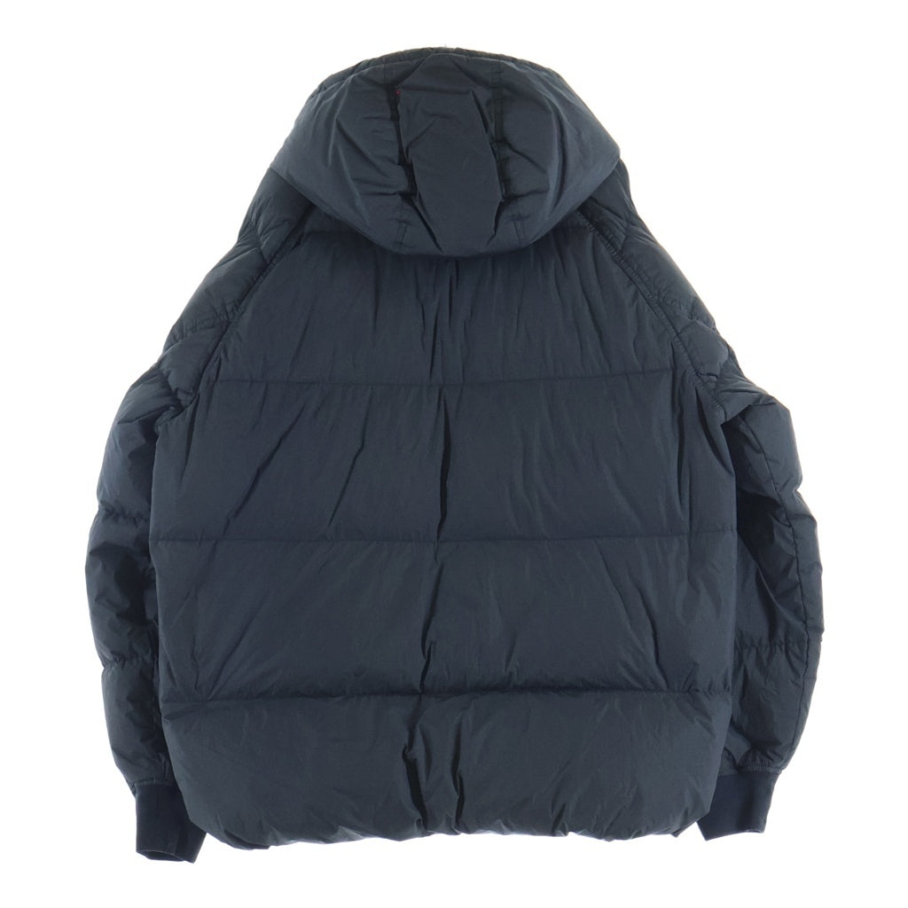 STONE ISLAND(ストーンアイランド) GARMENT DYED CRINKLE REPS RECYCLED NYLON DOWN ロゴワッペン ナイロンダウンジャケット グレー 791540723