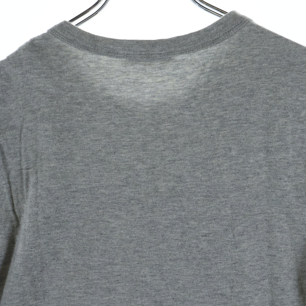 MONCLER(モンクレール) 20SS MAGLIA T-SHIRT マリア フロントプリント ロゴワッペン クルーネック半袖Tシャツ カットソー グレー F10918C71010 8390T