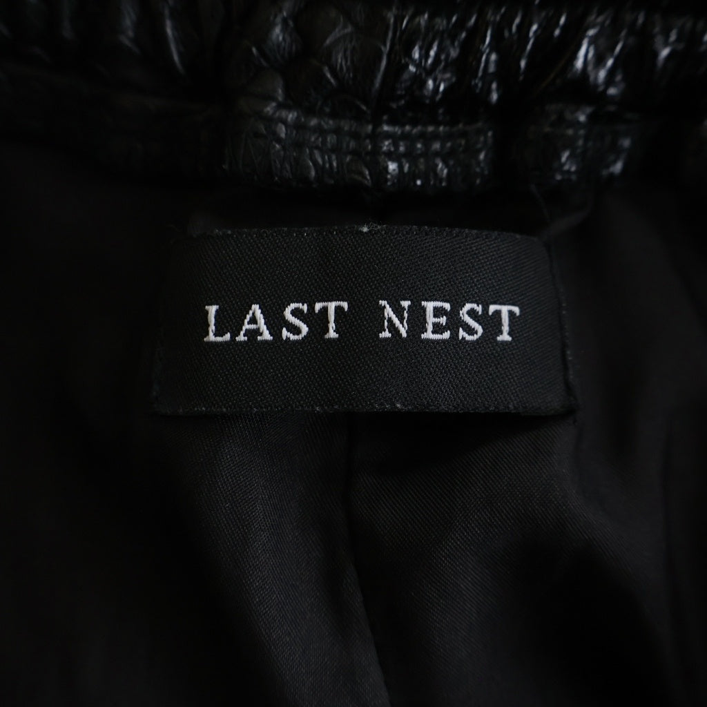 LAST NEST(ラスト ネスト) クロコダイル パイソン 切替 ロゴ刺繍 フェイクレザーショーツ ドローコードショートパンツ ブラック