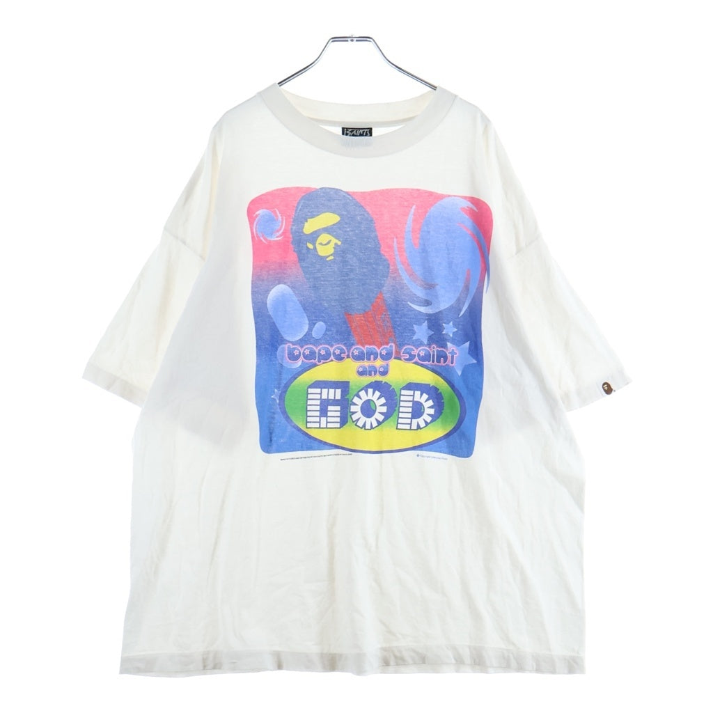SAINT MICHAEL(セントマイケル) 25AW ×A BATHING APE BAPE_SS TEE/ GOD アベイシングエイプ ゴッド フロントプリントTシャツ 半袖クルーネックカットソー ホワイト SM-HR1-0000-C35 001CSL731909C