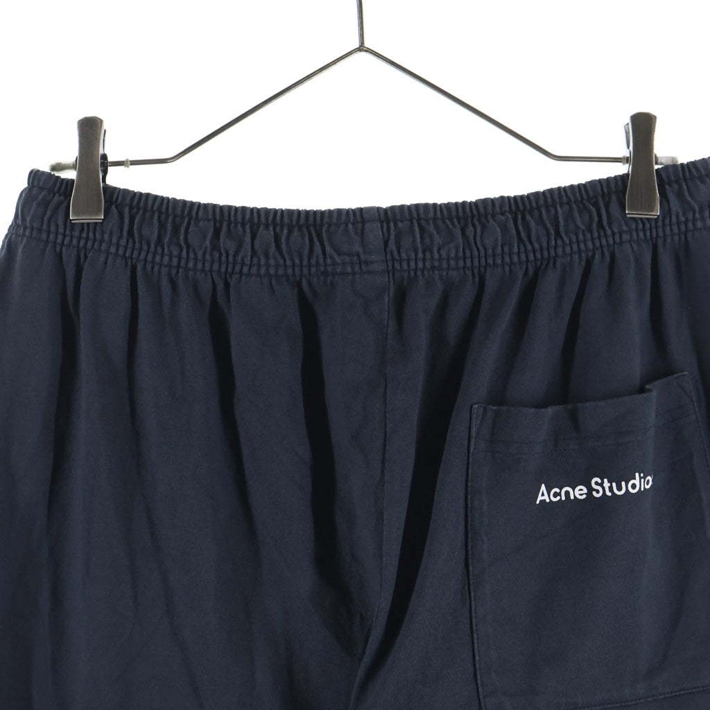 Acne Studios(アクネ ストゥディオズ) 25SS バックスタンプロゴプリント ワイドスウェットパンツ ダークグレー FN-UX-TROU000036