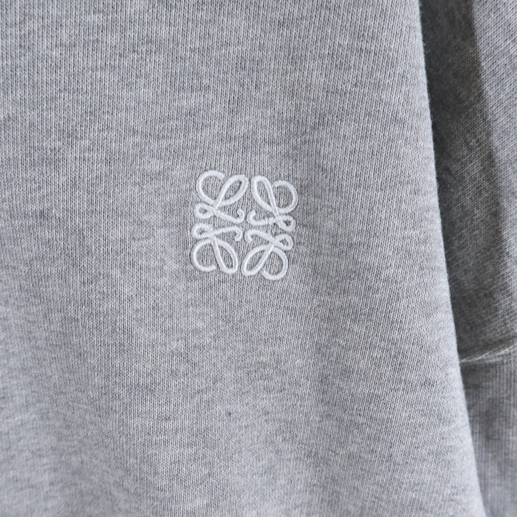 LOEWE(ロエベ) RELAXED FIT HOODIE リラックスフィット レザードローストリング ロゴエンブロイダリー プルオーバーフーデッドパーカー グレー H526Y25X53