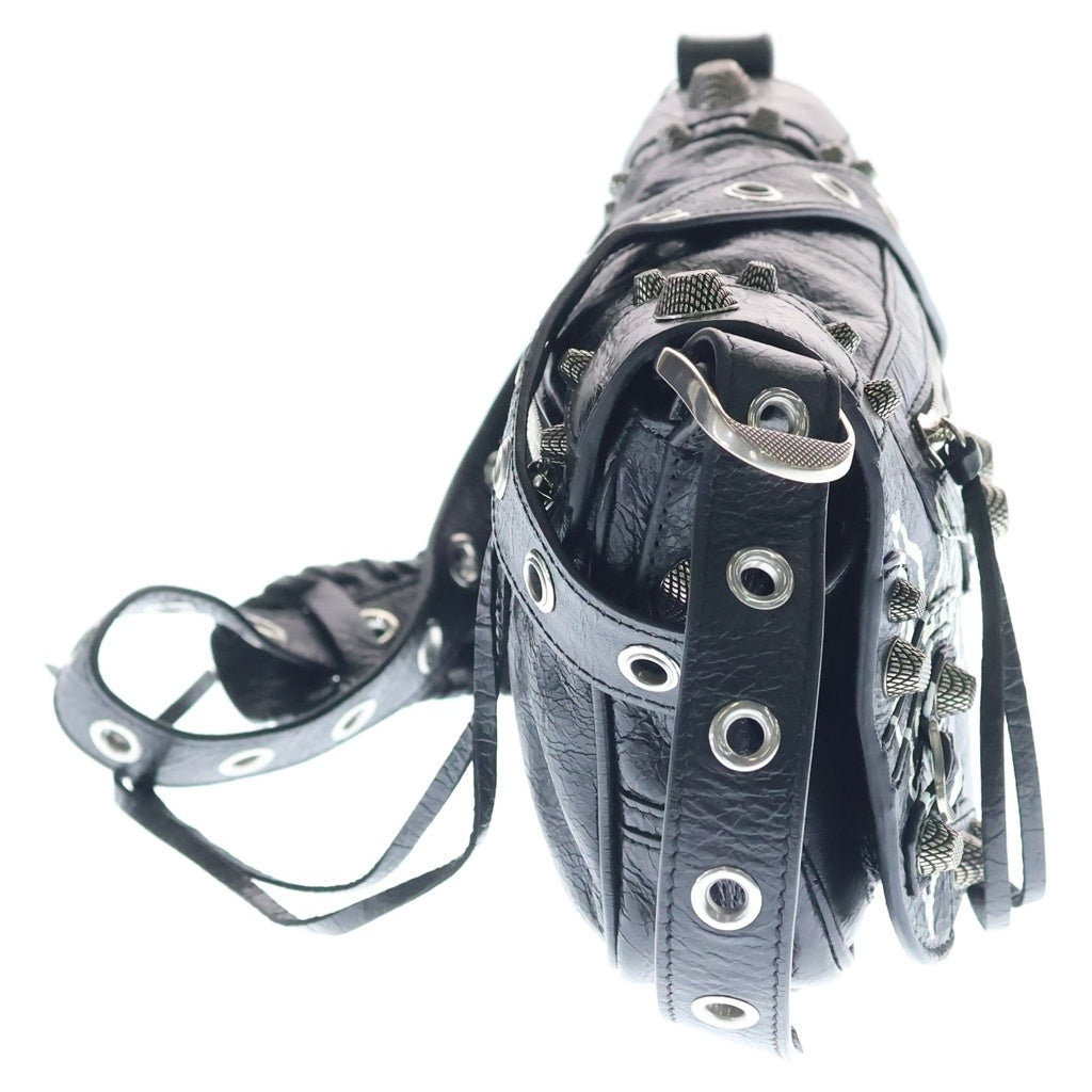 BALENCIAGA(バレンシアガ) LE CAGOLE XS ルカゴール スタッズ ロゴペイント レザー ショルダーバッグ ブラック 719082 レディース
