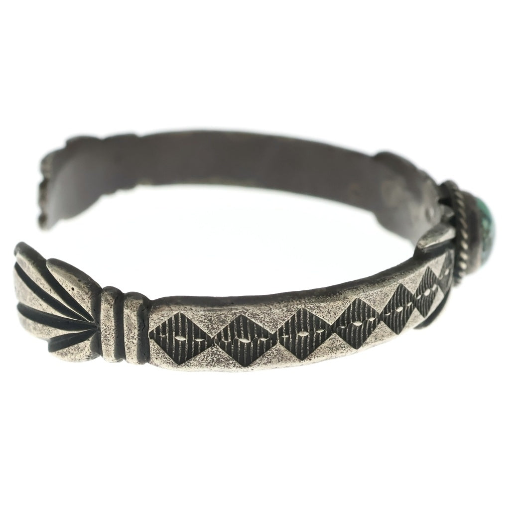 INDIAN JEWELRY(インディアンジュエリー) NAVAJO ナバホ族 トップターコイズ スタンプワーク ブレスレット バングル シルバー