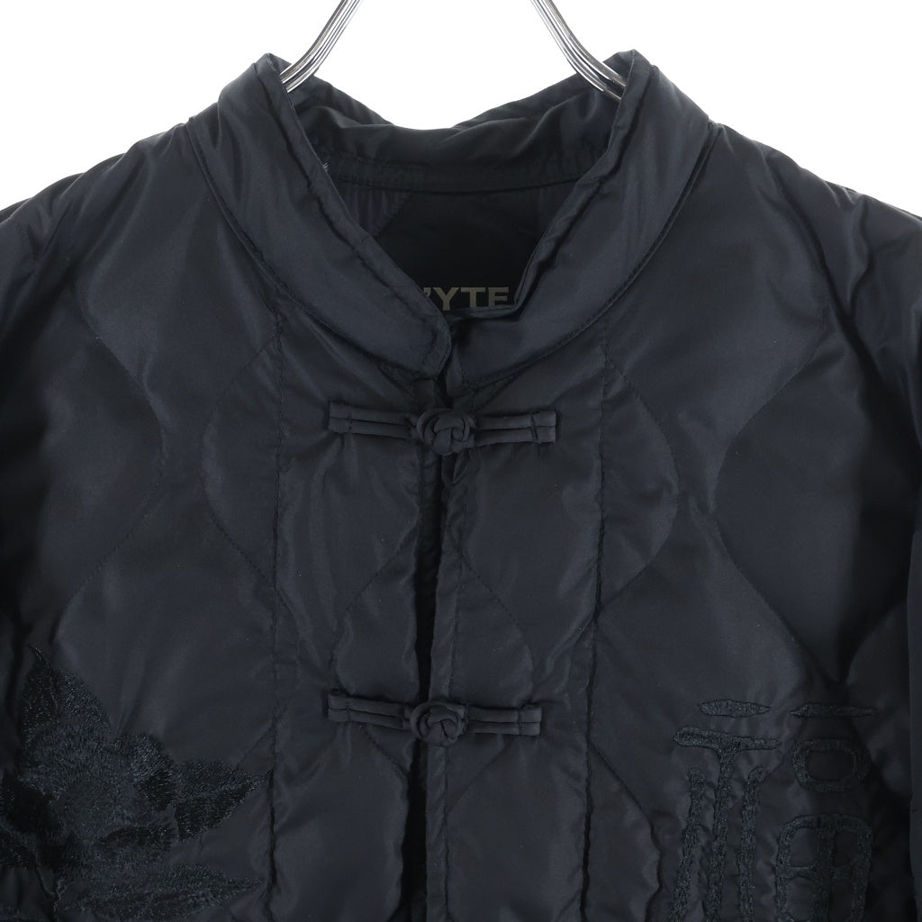 s'yte(サイト) ×TAION SOUVENIR EMBROIDERED QUILTED DOWN CHINA JACKET タイオン スーベニア エンブロイダリー チャイナ キルテッド ダウンジャケット ブラック UB-J14-920