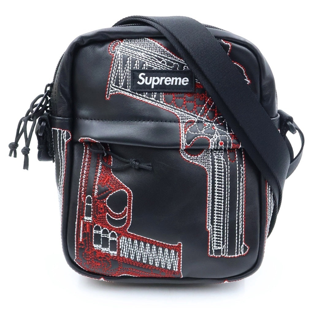 SUPREME(シュプリーム) 26SS Guns Embroidered Leather Shoulder Bag ガンズエンブロイダリー レザー ショルダーバッグ ブラック
