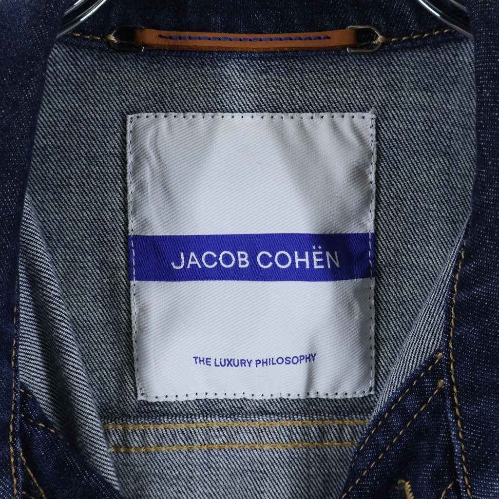 JACOB COHEN(ヤコブ コーエン) ロゴパッチ フラップポケット ストレッチ デニム トラッカージャケット インディゴ UH00281S3736762D