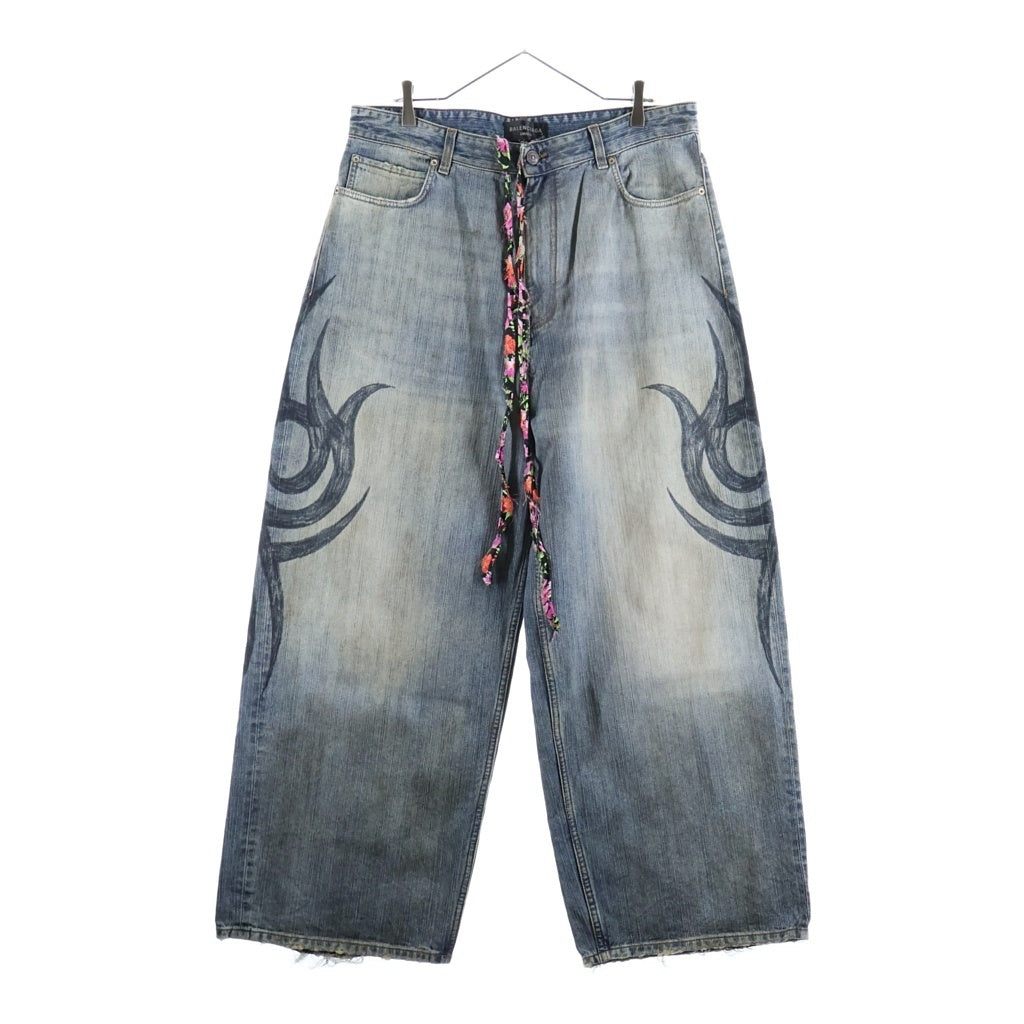 BALENCIAGA(バレンシアガ) 24AW Y2K STRETCHED KNEE BAGGY JEAN トライバルプリント バギーデニムパンツ インディゴ 809360 TRW77