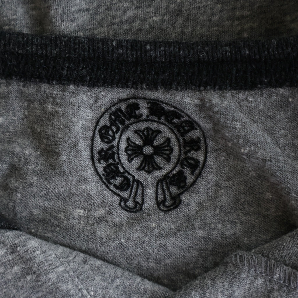 CHROME HEARTS(クロムハーツ) CHプラス ヘンリーネック ラグランTシャツ グレー
