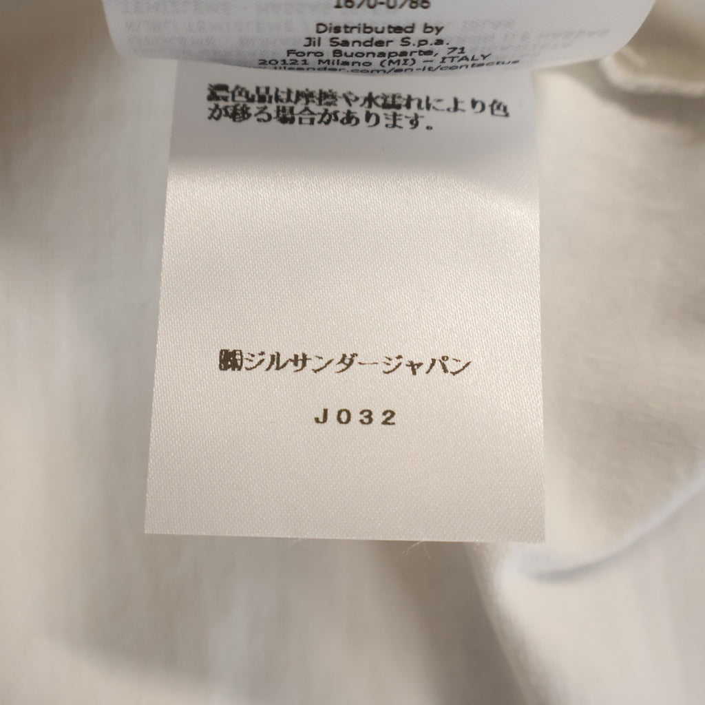 JIL SANDER(ジルサンダー) 26AW L/S T-SHIRTS バーティカルロゴプリント コットンジャージー クルーネック 長袖Tシャツ カットソー ホワイト J22GC0278
