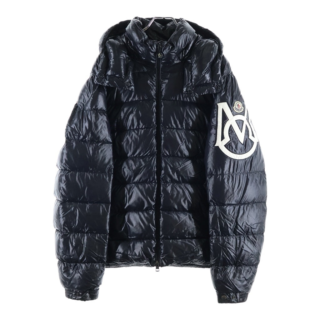 MONCLER(モンクレール) 23AW SAULX ソックス アームワッペンロゴ ジップアップ フーデッドダウンジャケット ブラック I20911A00007 5963V
