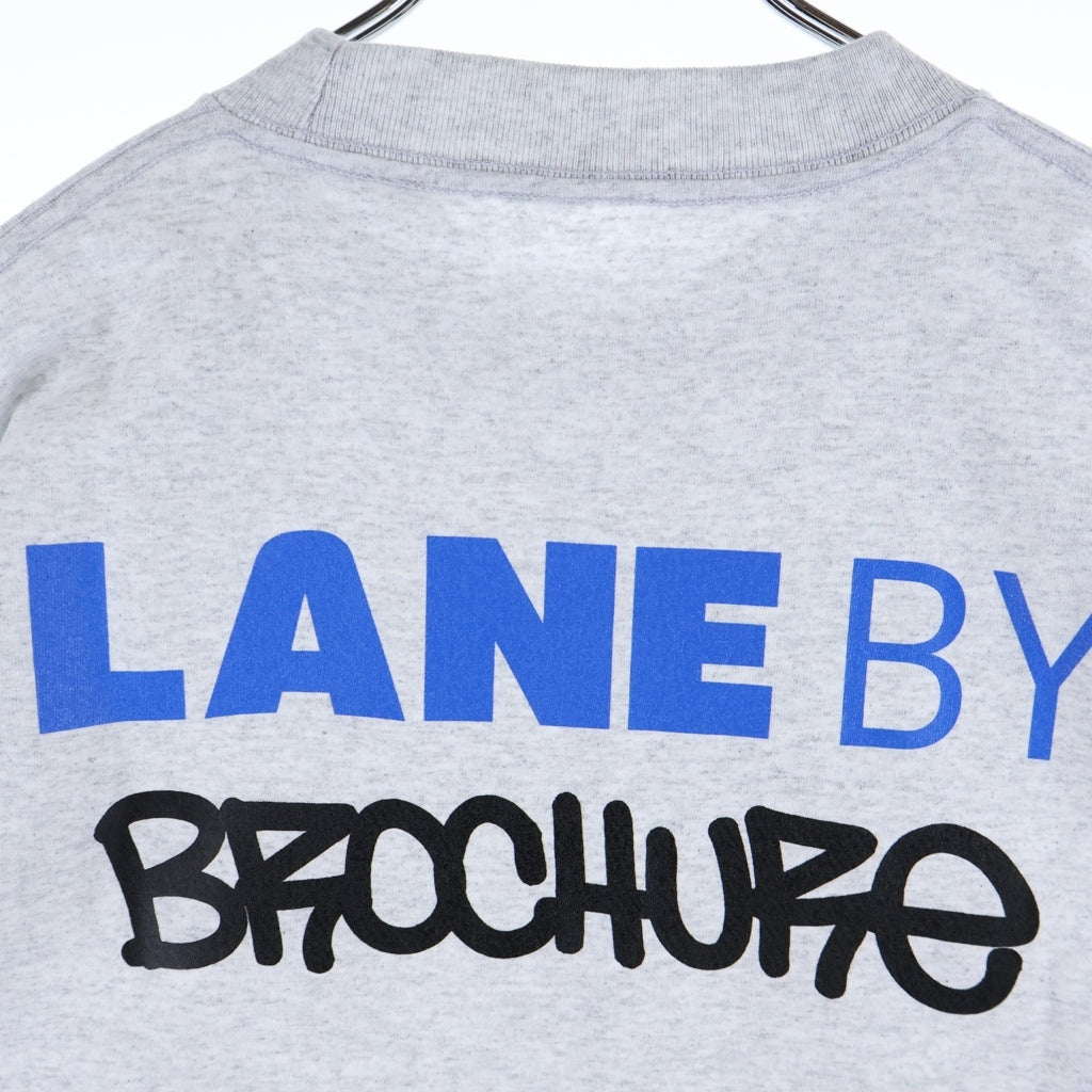LANE BY BROCHURE(レーンバイブローシュアー) LANE BY 831 TEE ロゴプリントTシャツ グレー