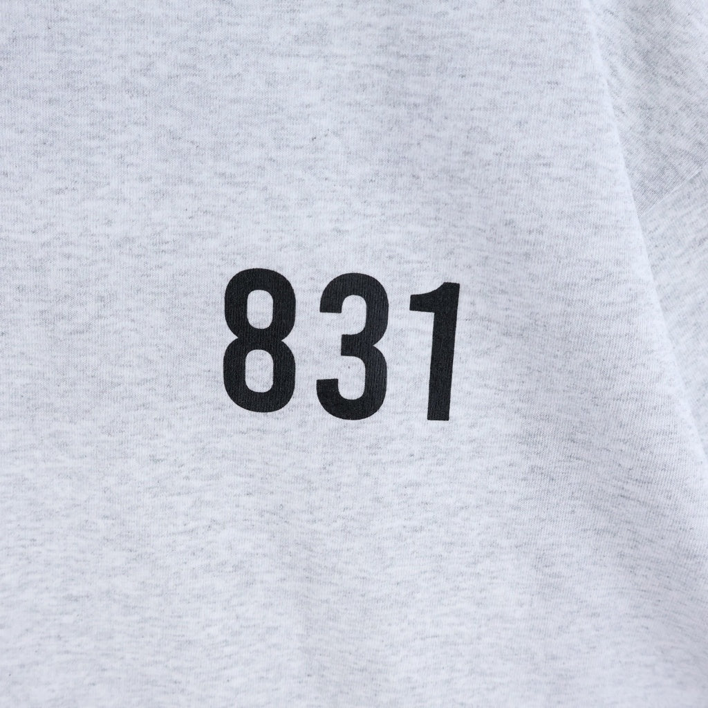 LANE BY BROCHURE(レーンバイブローシュアー) LANE BY 831 TEE ロゴプリントTシャツ グレー