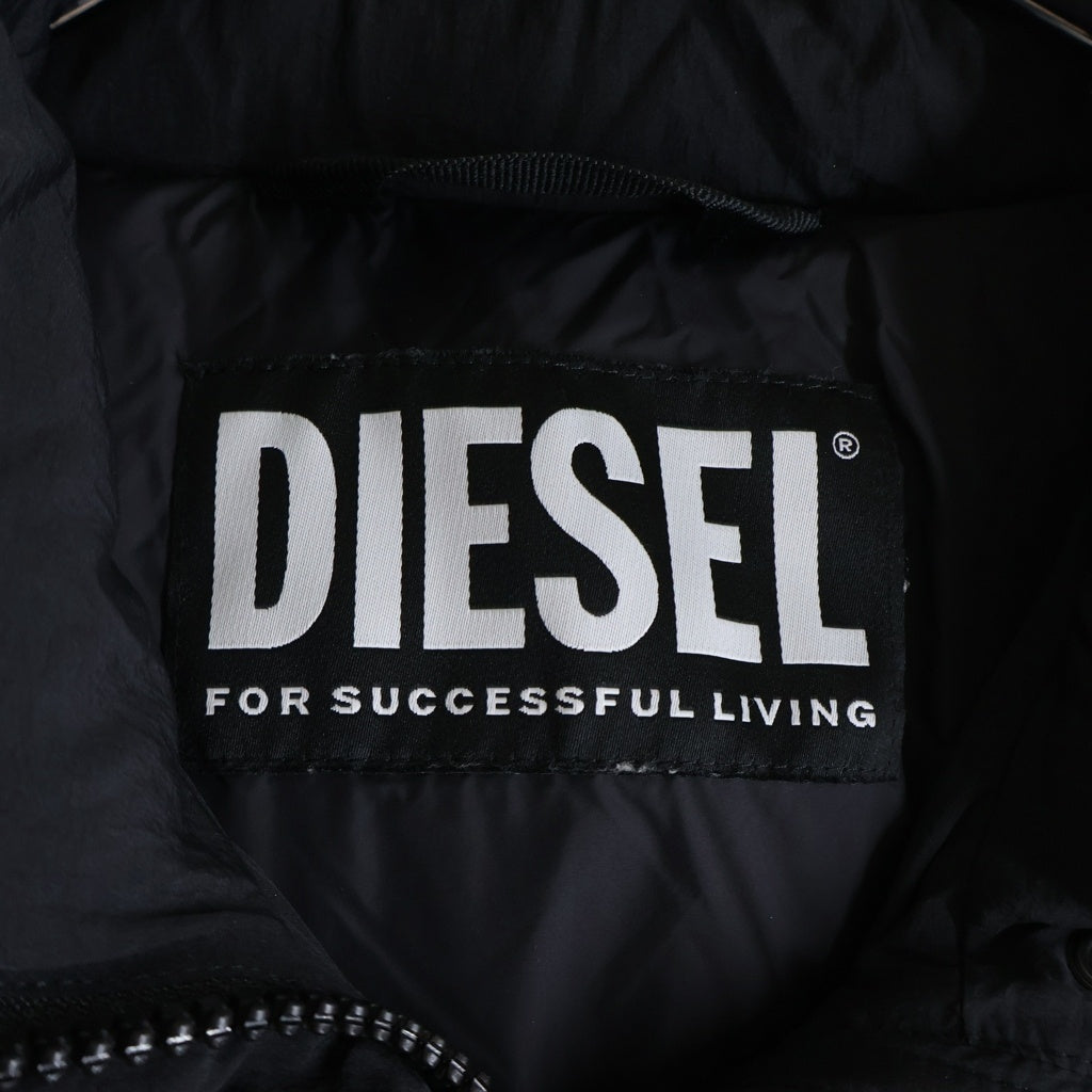 DIESEL(ディーゼル) W-PEYTON ダブルペイトン ロゴエンブロイダリー スタンドカラー ジップアップダウンコート レディース ブラック A06526