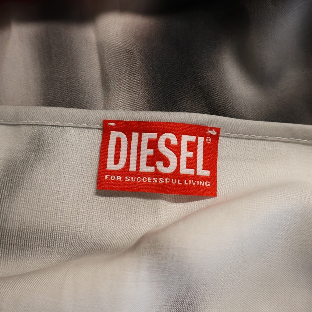 DIESEL(ディーゼル) O-RCHID-S1 SKIRT オーキッド グラフィティプリント サテンミディスカート レディース グレー/レッド A21251