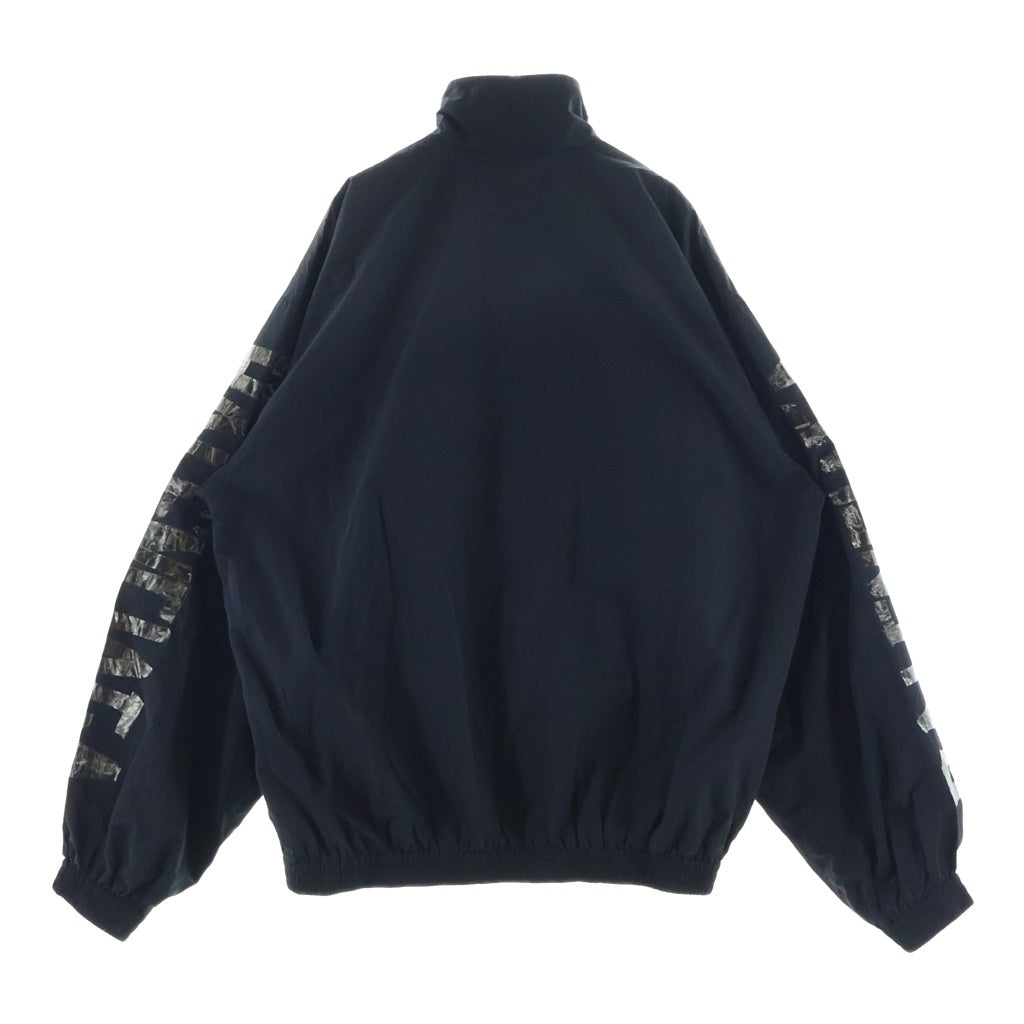 BALENCIAGA(バレンシアガ) TRACKSUIT JACKET 袖テープロゴ ループスポーツアイコンロゴ トラックスーツジャケット ジップアップブルゾン ブラック 851745 TPQ38