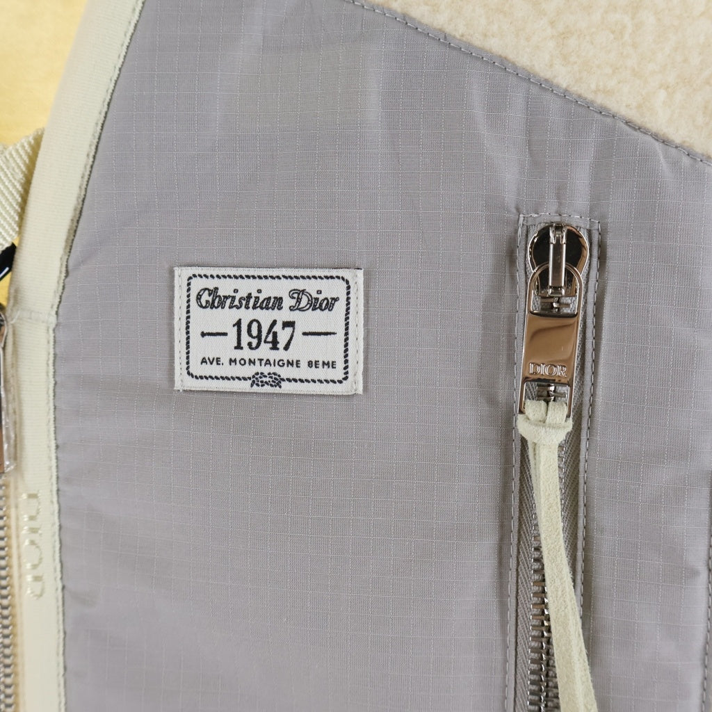 Christian Dior(クリスチャンディオール) CD 1947 ローラーコースターバックル付 ジップアップ ボアブルゾン ジャケット ホワイト 243J433A0801