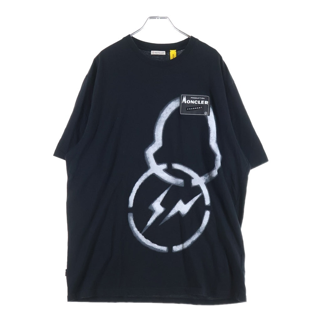 MONCLER GENIUS(モンクレール ジーニアス) ×FRAGMENT MAGLIA T-SHIRT フラグメント フロントロゴプリントTシャツ 半袖クルーネックカットソー ブラック F209U8C70710 8392B