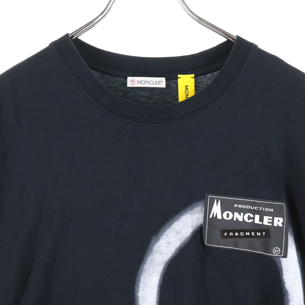 MONCLER GENIUS(モンクレール ジーニアス) ×FRAGMENT MAGLIA T-SHIRT フラグメント フロントロゴプリントTシャツ 半袖クルーネックカットソー ブラック F209U8C70710 8392B
