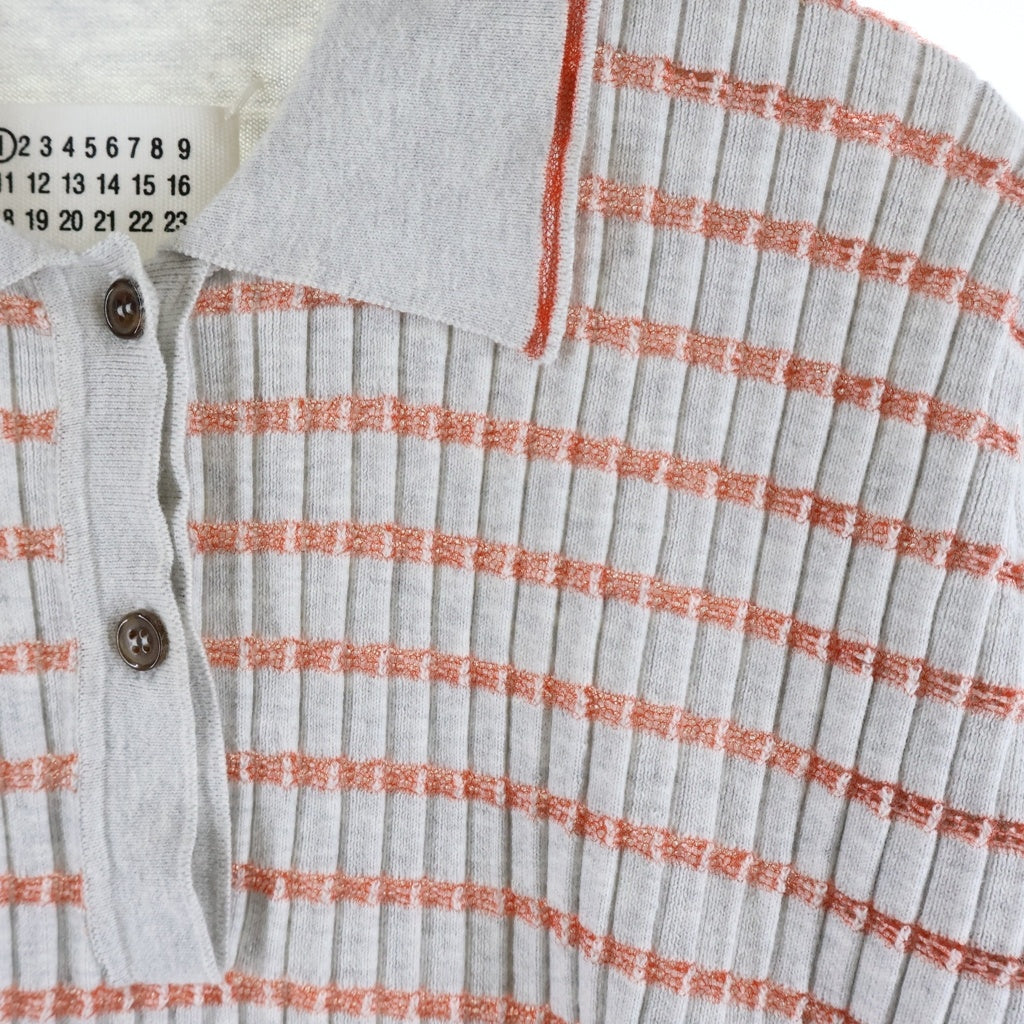 Maison Margiela(メゾンマルジェラ) ボーダー コットン 半袖ニットポロシャツ レディース グレー/レッド S51HA0707