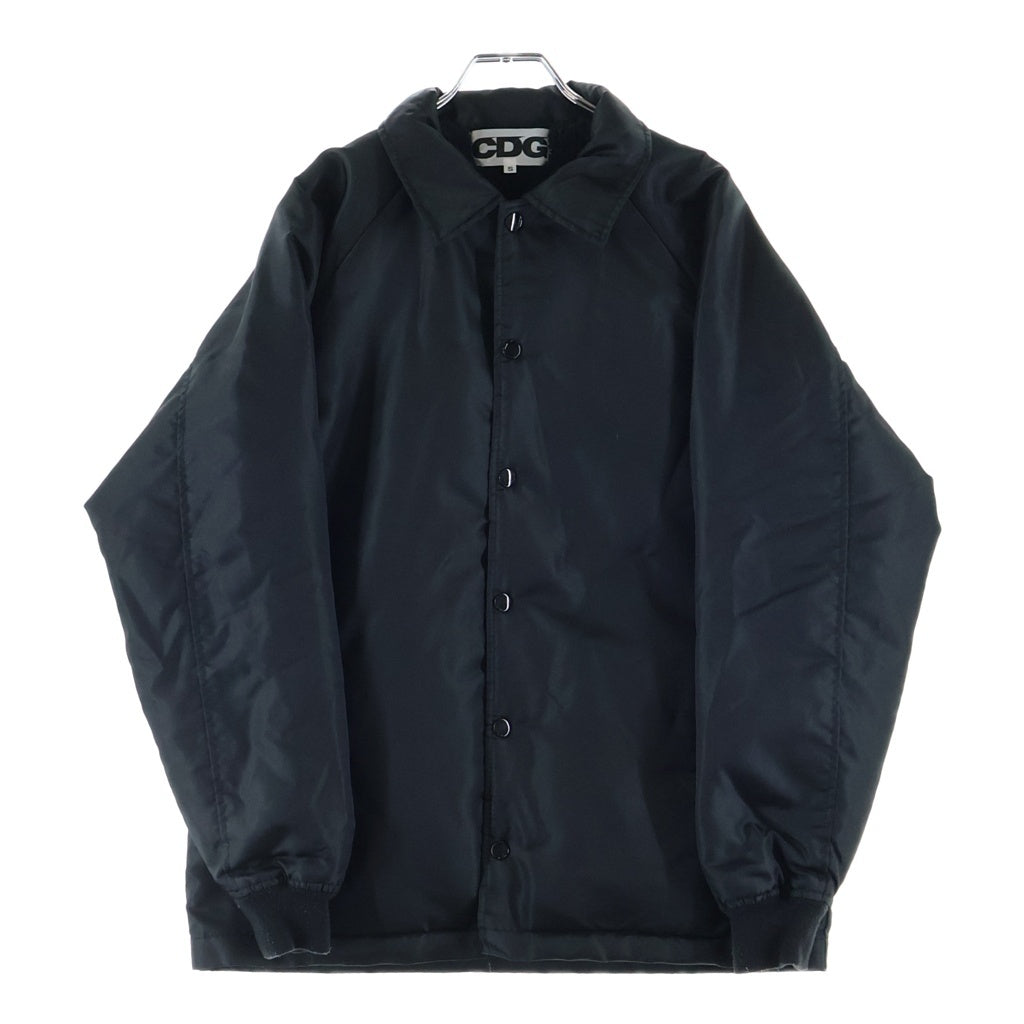 COMME des GARCONS(コムデギャルソン) AD2018 ニットスリーブ 裏地ボア ボタンダウン ロゴプリント ナイロンコーチジャケット ブラック SZ-J007